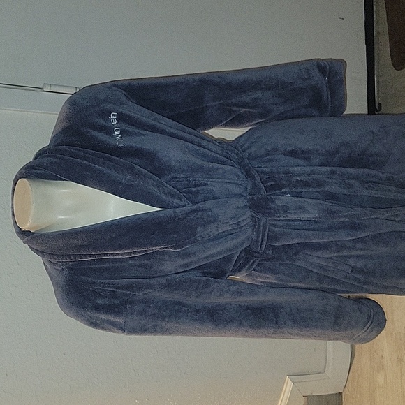 Calvin Klein Plush Robe Soft Cozy‎ Spa Bathrobe Loungewear Gray - Picture 2 of 6